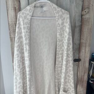 Barefoot Dreams Cream Leopard Print ultralight blanket wrap NWT